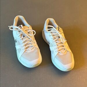 The ROGER Clubhouse Pro Tennis Sneaker